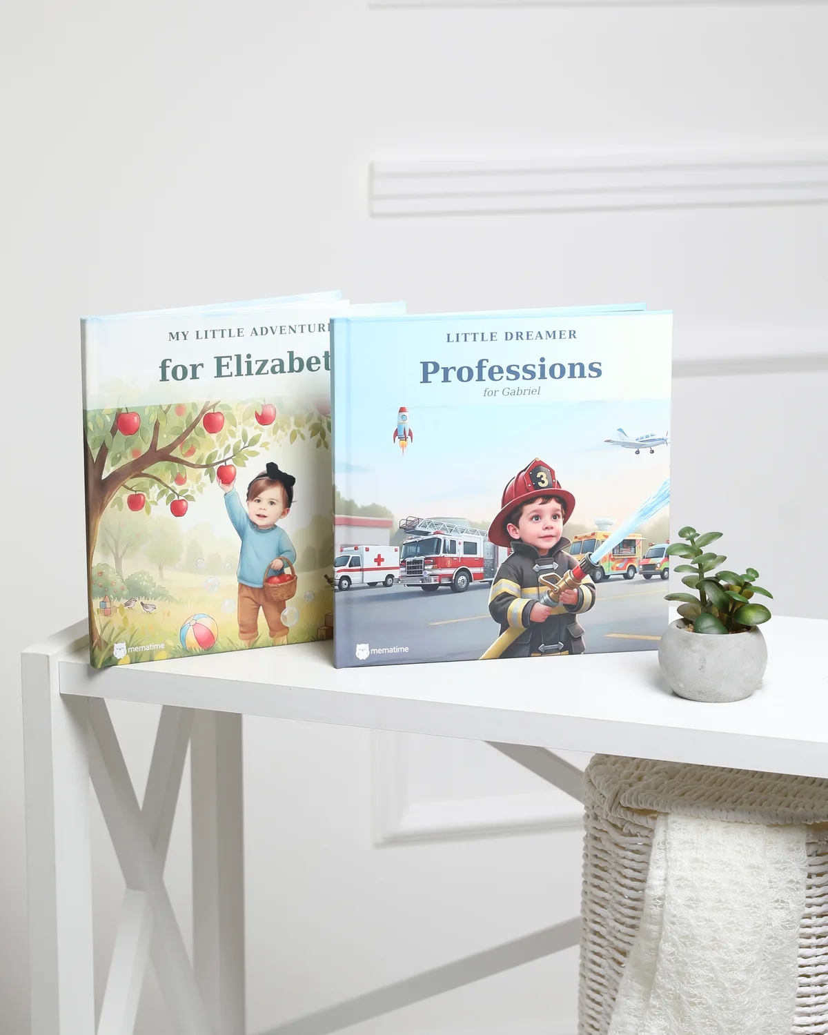 كتاب أطفال مخصص يظهر تفاصيل كعب الغلاف